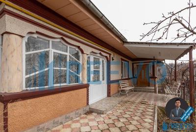 Casa de vanzare Buhu?i, Str. Orbic - 8