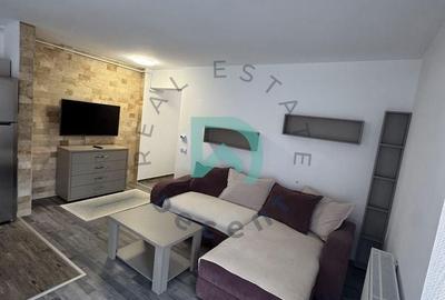 Apartament cu 3 camere semidecomandat în Tractorul - 1