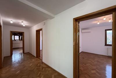 Vila spațioasă în Sisesti | 600 mp | 9 locuri de parcare | Teren 1500 mp - 11