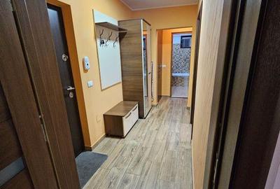 Inchiriez apartament cu doua camere, decomandat, in Micro 20 - 7