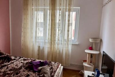 DAMBOVITA - 3 CAM - DECOMANDAT - 2 BAI - 2 BALCOANE - CENTRALA -ETJ.3 - 4