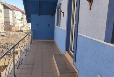 Casă cu 5 camere cu Teren 2300 Mp în Central
