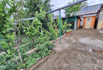 Casă cu 5 camere cu Canalizare în Central - 10