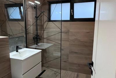 Casă cu 3 camere cu Teren 350 Mp în Central - 1
