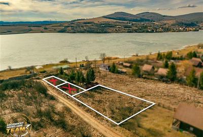 Teren intravilan de 784 mp, în Moacșa - 3