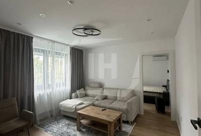 Apartament cu 2 camere semidecomandat, mobilat în Central