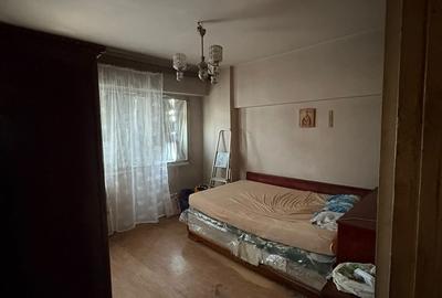 Obor, Mihai Bravu langa Primaria Sectorului 2 - 4