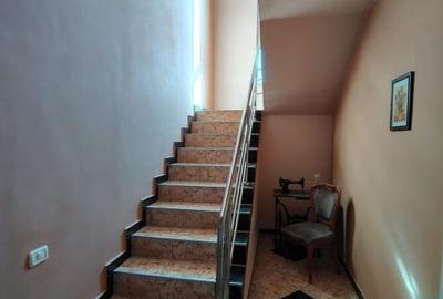 Casă individuală cu 6 camere cu Canalizare în Girocului - 20