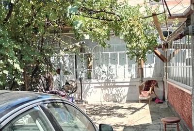 Casă cu 6 camere cu Teren 688 Mp în Brănești - 4