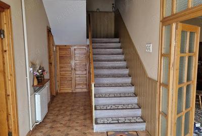 Casă cu 4 camere cu Teren 272 Mp în Central - 2