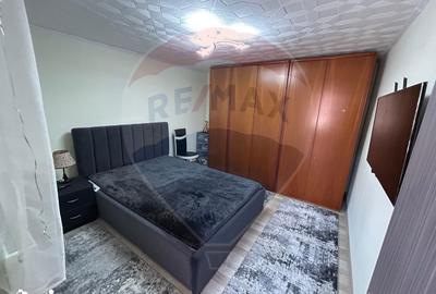 Casă cu 5 camere cu Teren 178 Mp în Central - 7