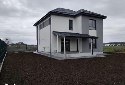 Casă cu 4 camere cu Teren 503 Mp în Tărtășești - 9