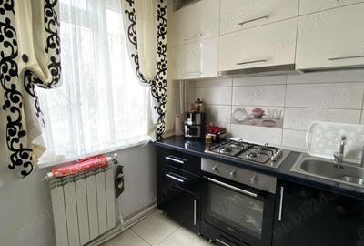 Apartament cu 2 camere decomandat în Mărăței
