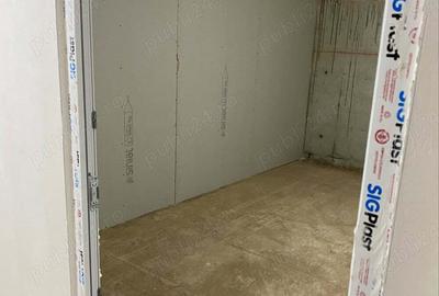 Spațiu comercial, de 17 mp, în Central - 3