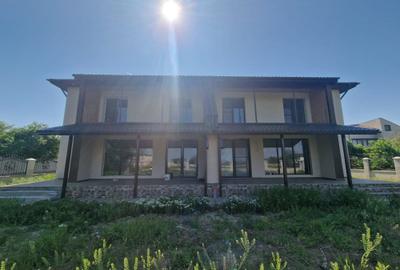 Duplex cu 4 camere cu Canalizare în Săftica - 1