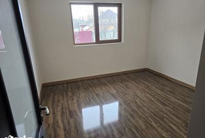 Casă cu 4 camere cu Canalizare în Central - 7