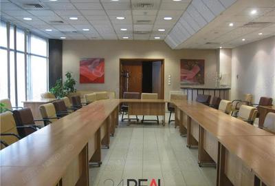 Spațiu comercial, în P-ța Victoriei - 4