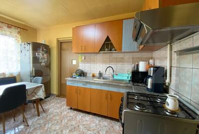 Casa individuala, de vanzare, cu 3 camere, 65 mp, zona Autogarii Beta - 3