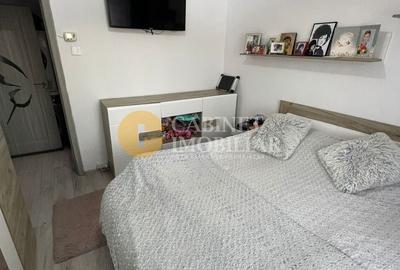 Apartament cu 3 camere semidecomandat în Podu Roș - 2