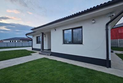 Casă cu 3 camere în Leș - 8