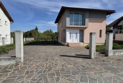 Casă cu 2 camere cu Teren 575 Mp în Groși - 2