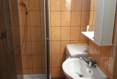 Inchiriez garsoniera - 2