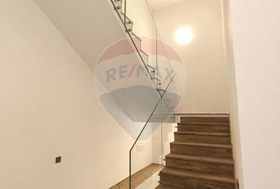 Casă cu 12 camere cu Teren 540 Mp în Mărăști - 32