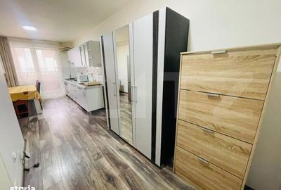 Apartament cu 3 camere semidecomandat în Central - 3