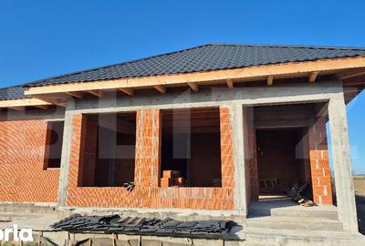 Casă cu 4 camere cu Teren 715 Mp în Odoreu - 7