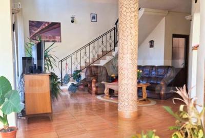 Casă cu 7 camere cu Teren 1520 Mp în Central - 5