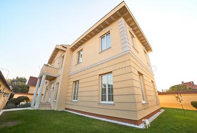 Casă individuală cu 4 camere în Central
