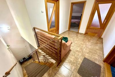 Casă cu 5 camere cu Teren 660 Mp în Micești - 9