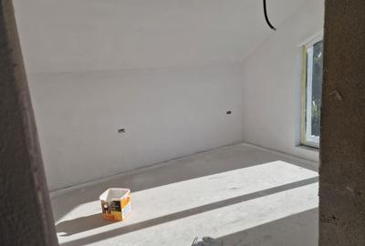 Casă cu 4 camere în Sacoșu Turcesc