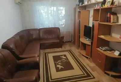 Apartament cu 3 camere semidecomandat în Rahova - 2