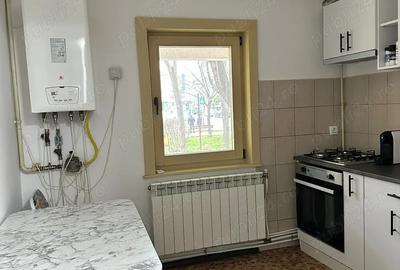Apartament cu 4 camere decomandat în Central - 1