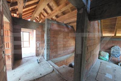 Teren 10 ari cu casa la ro?u 240 mp cu plus garajValea - 8