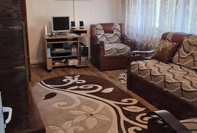 Apartament cu 3 camere decomandat în Horia - 8