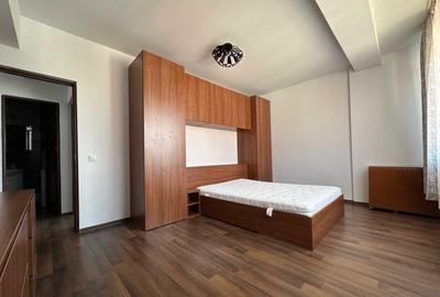 Apartament de 65 mp utili ,etaj intermediar - 4