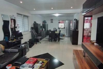 Casă cu 4 camere în Central - 2