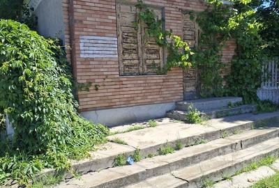 Casă cu 5 camere cu Teren 3000 Mp în Central - 2