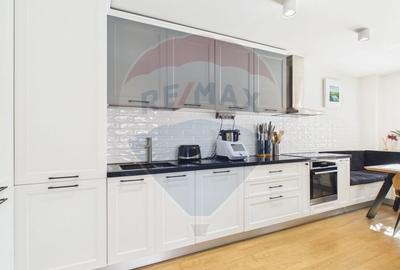 Casă cu 6 camere cu Teren 1325 Mp în Central - 7