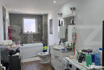 Casă cu 5 camere cu Teren 2800 Mp în Central - 8