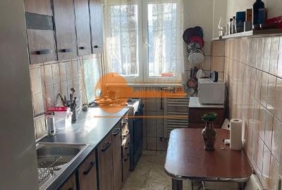 Apartament cu 3 camere semidecomandat în P-ța Victoriei - 2