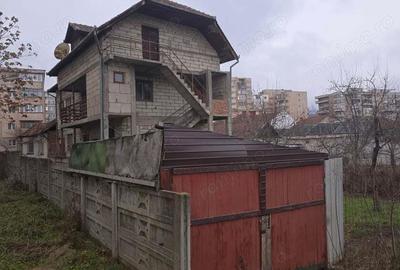 Vand imobil in Deva compusa din 2 corpuri de cladire, zona centrala, suprafata totala de teren 804 m - 2