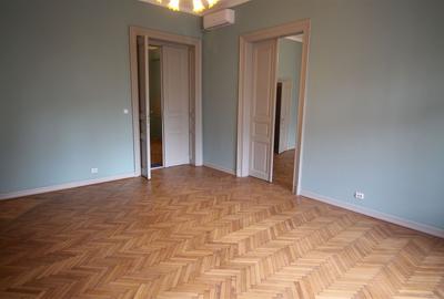 Birou, de 74 mp, în P-ța Unirii - 7