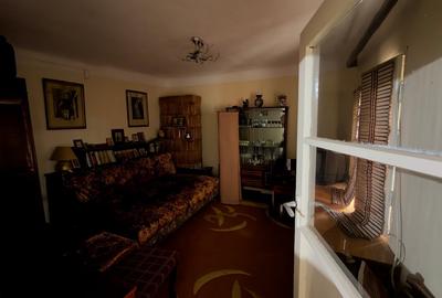 Casă cu 4 camere cu Canalizare în Semicentral - 4