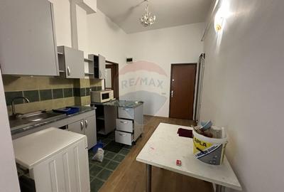 Spațiu comercial, de 45 mp, în Central - 3