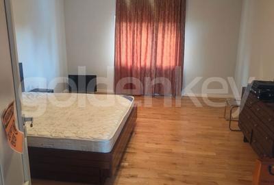 Casă cu 8 camere cu Teren 200 Mp în Central - 9