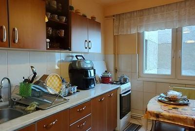 Apartament cu 3 camere semidecomandat în Central - 12