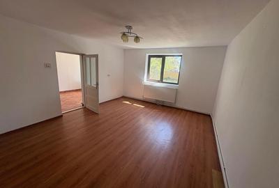 Casă cu 3 camere în Ciobănoaia - 4